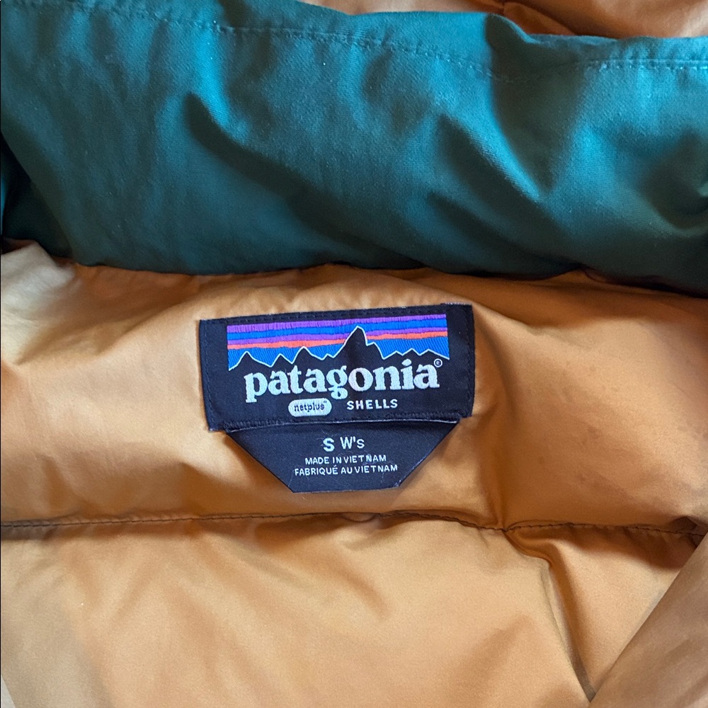 Patagonia Forest Green Downdrift Hooded Coat - Picture 3 of 11